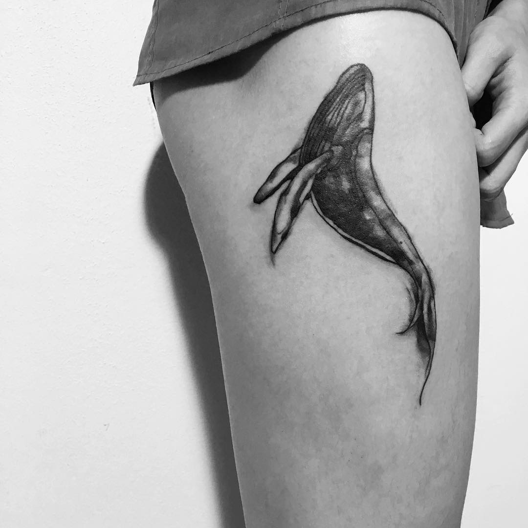堵小姐大腿鲸纹身图案