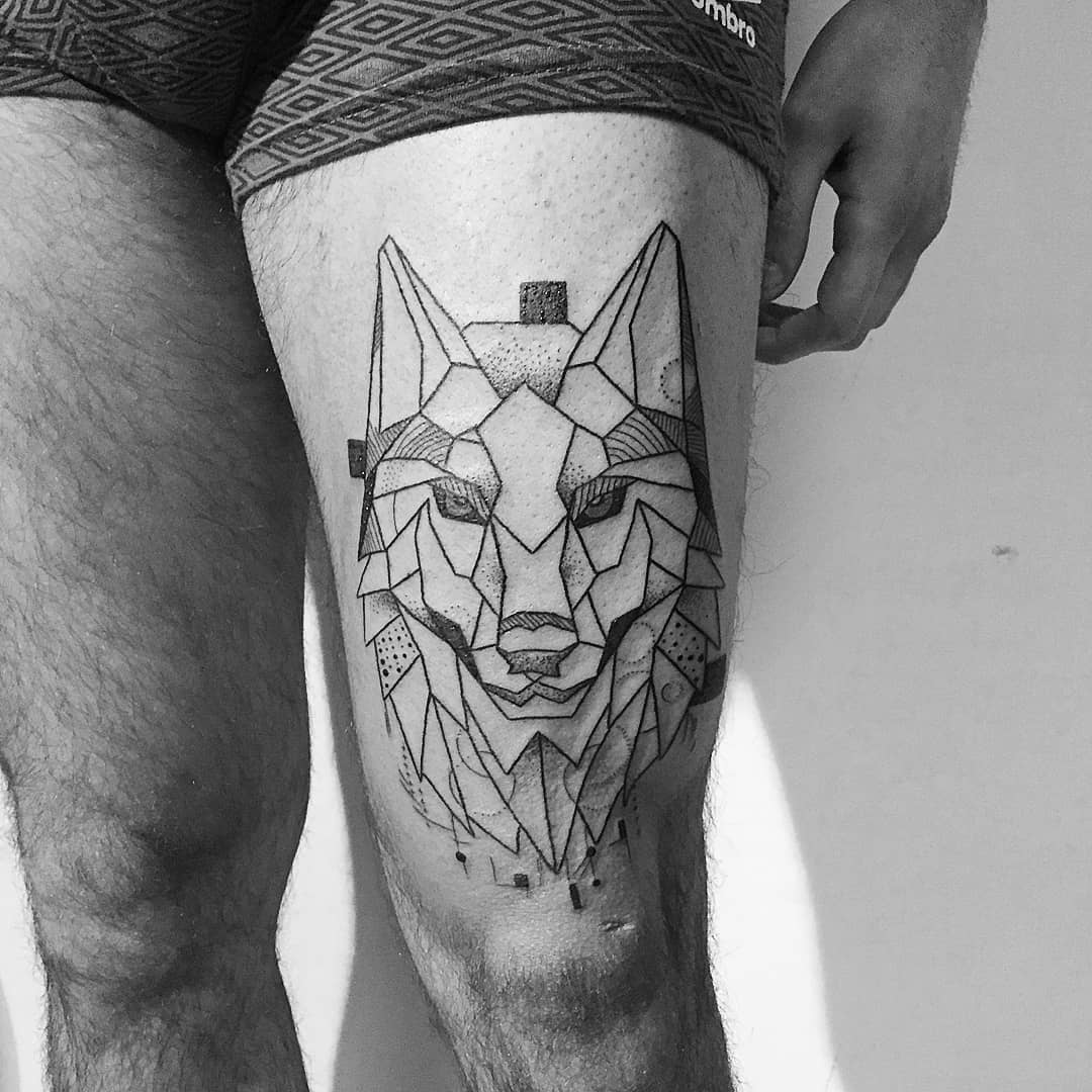 搞养生的班先生大腿几何狼纹身图案